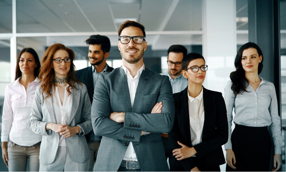 THE MECHANICS AND DYNAMICS OF LEADING&nbsp;TEAMS